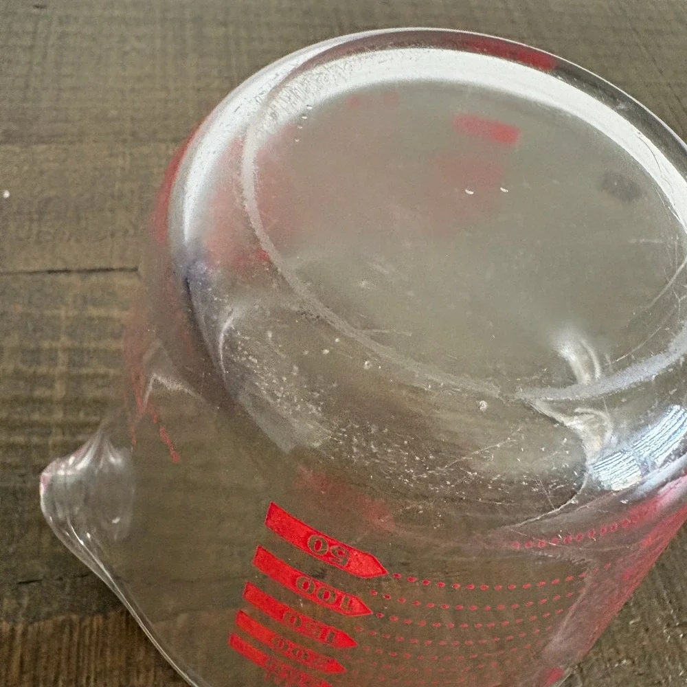 Pyrex glass measuring